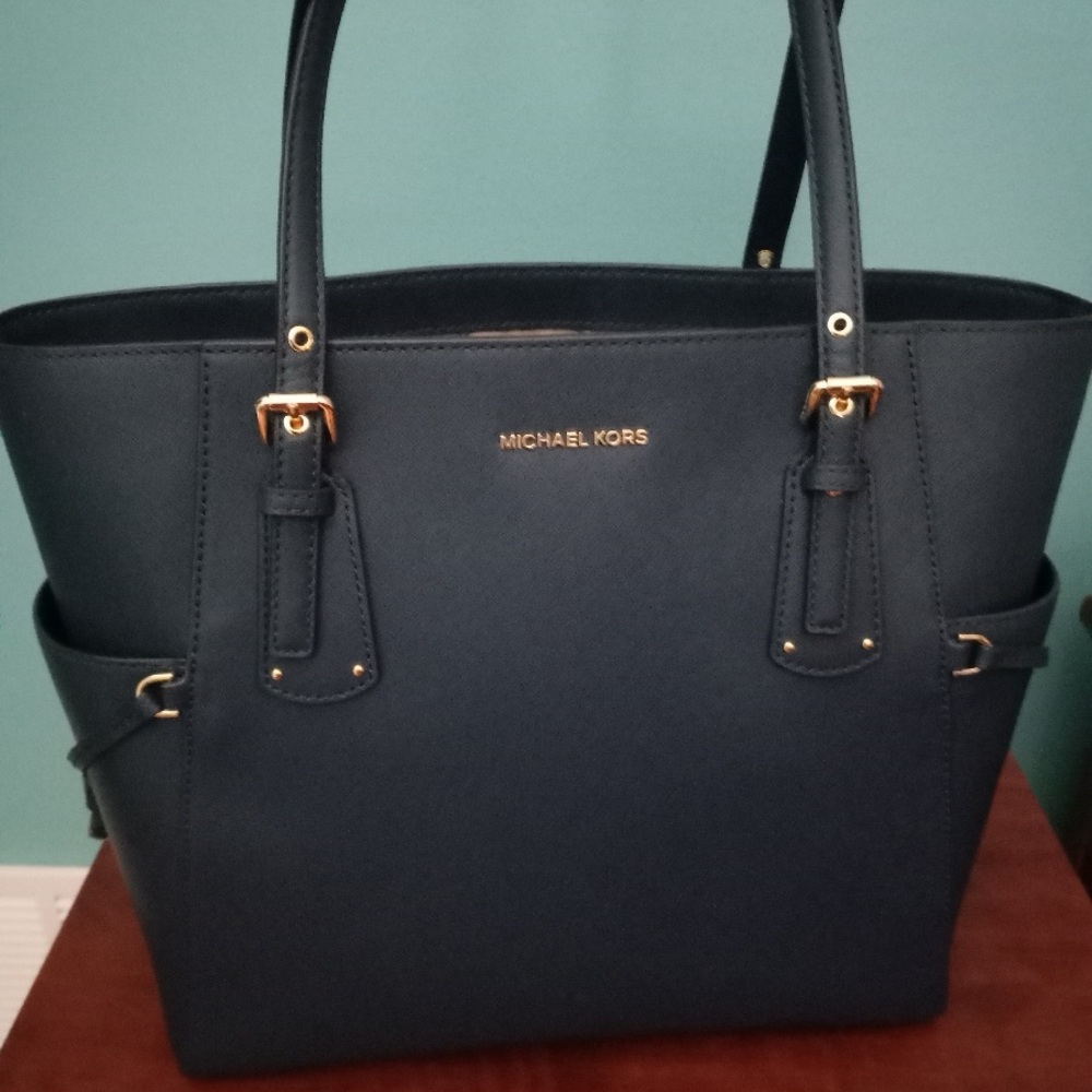 Michael Kors navy tote bag with wallet